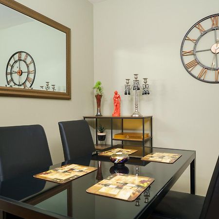 St George Thames Apartment Лондон Екстер'єр фото