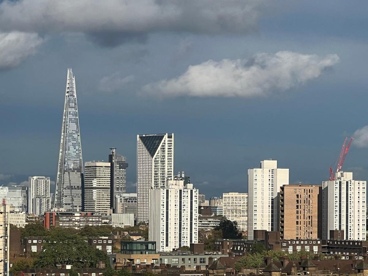 St George Thames Apartment Лондон Екстер'єр фото
