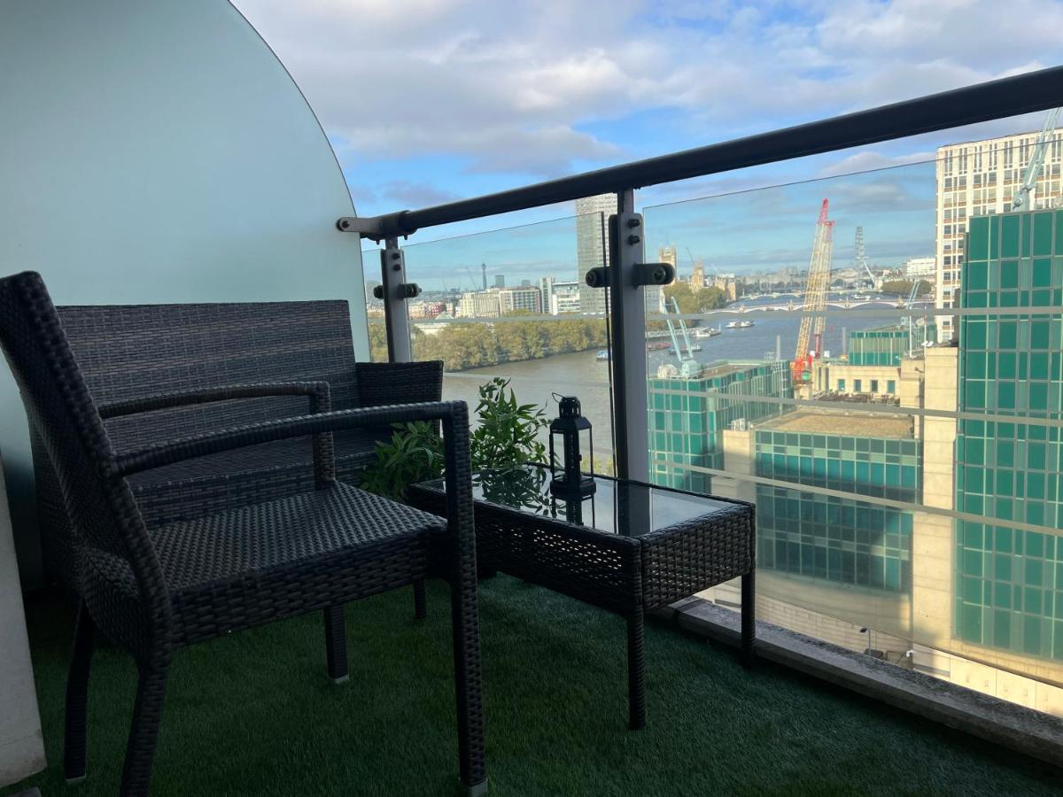 St George Thames Apartment Лондон Екстер'єр фото