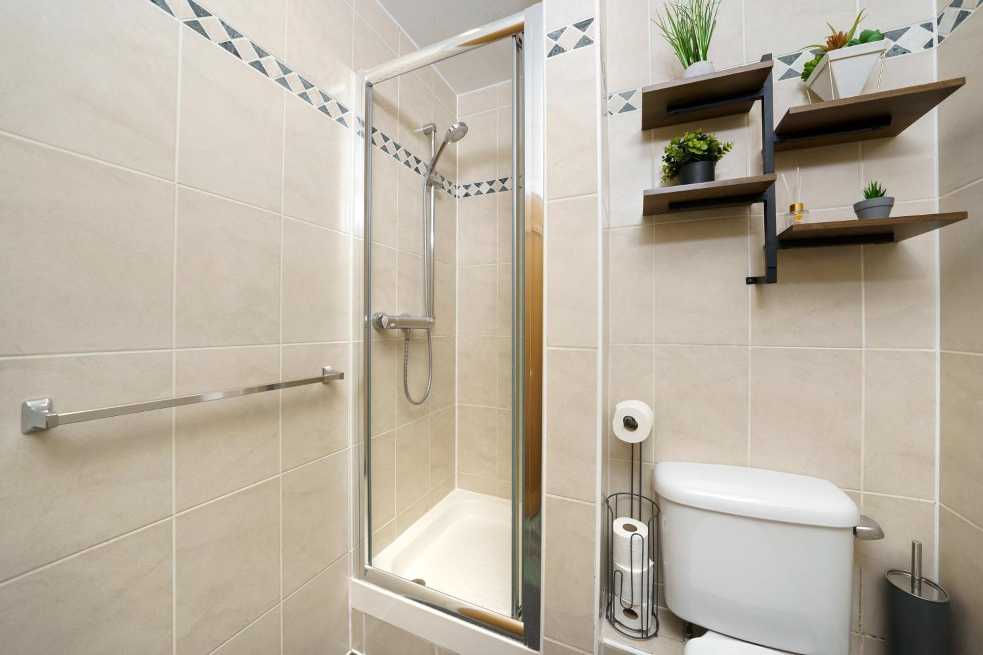 St George Thames Apartment Лондон Екстер'єр фото