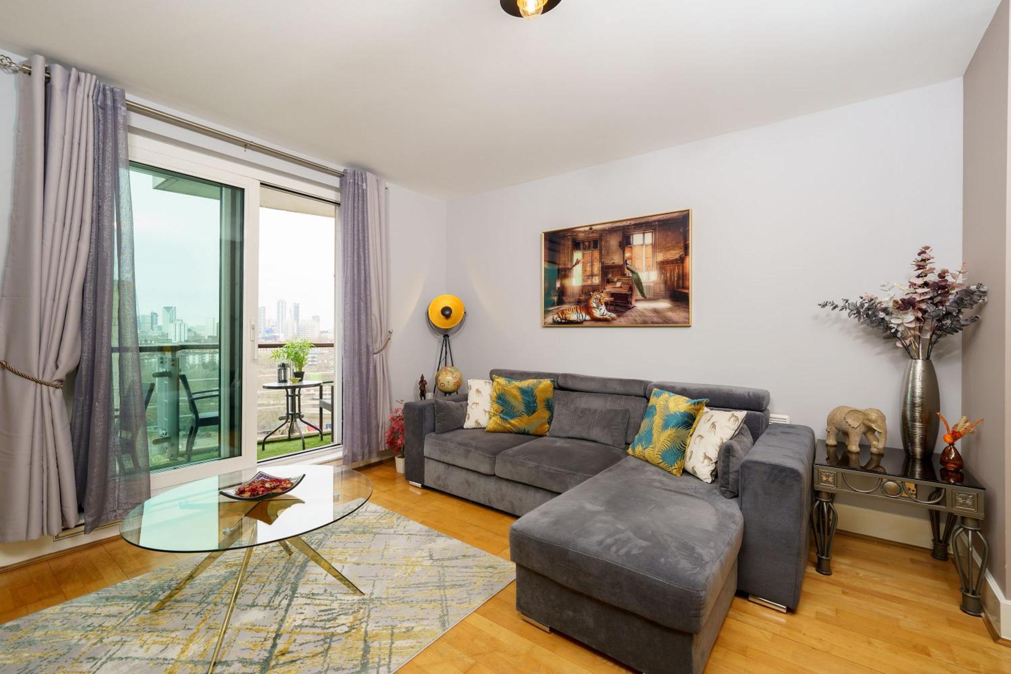 St George Thames Apartment Лондон Екстер'єр фото