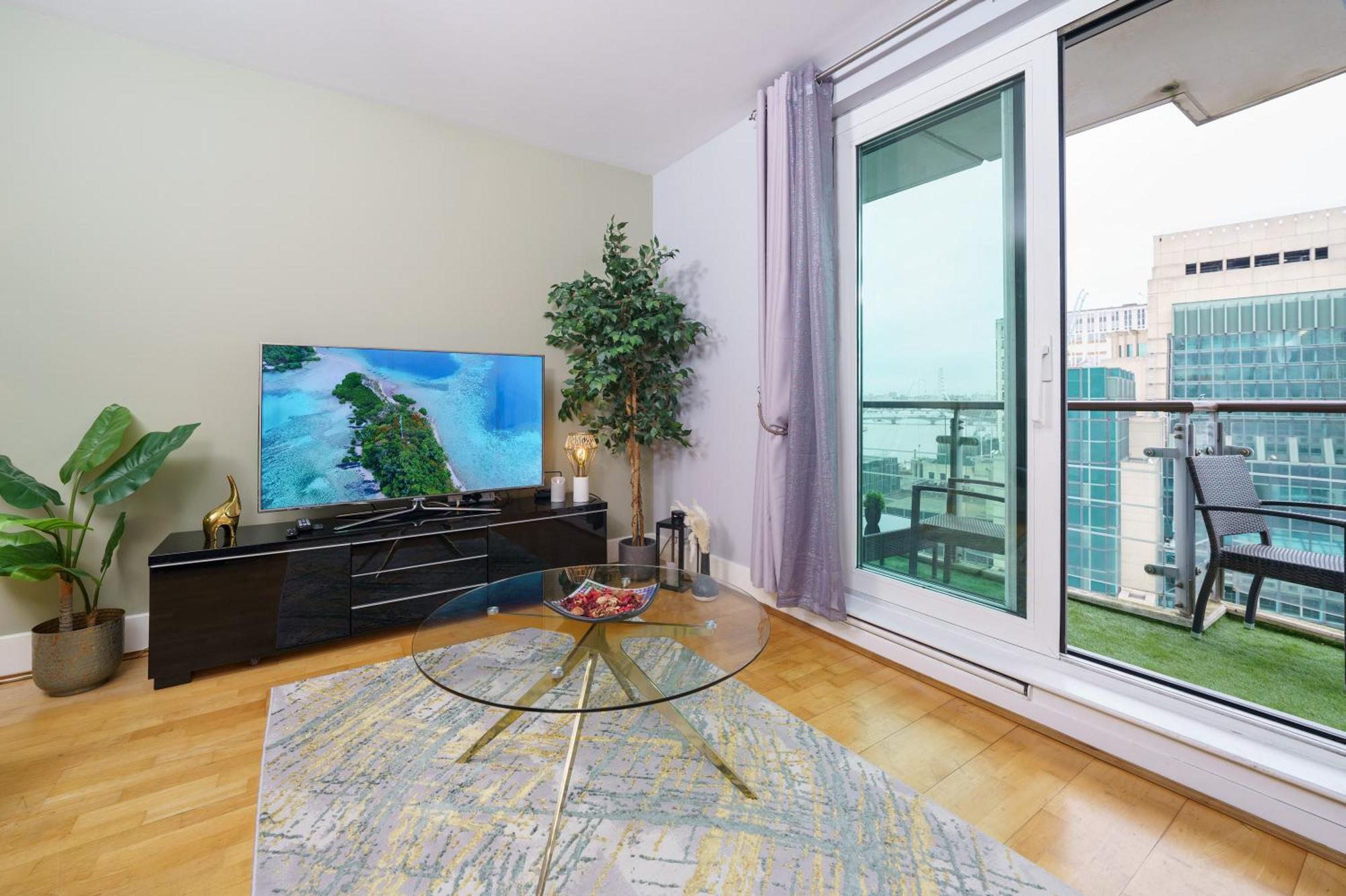 St George Thames Apartment Лондон Екстер'єр фото